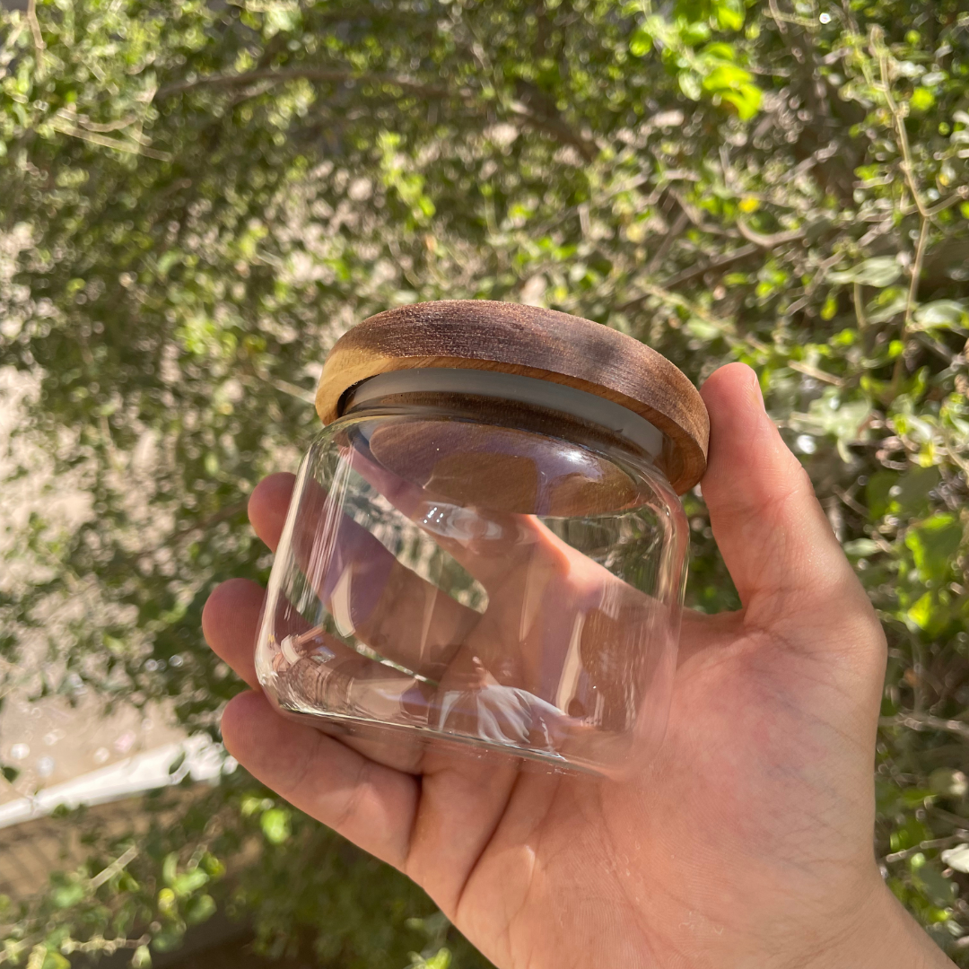 برطمان قهوة زجاجي صغير