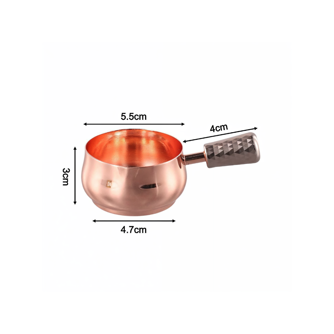 ملعقة من الفولاذ المقاوم للصدأ